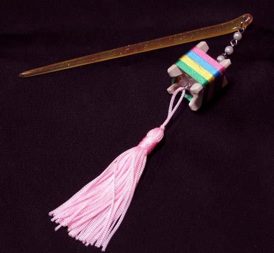 画像1: 糸巻き飾り　簪　ピンク房　K140